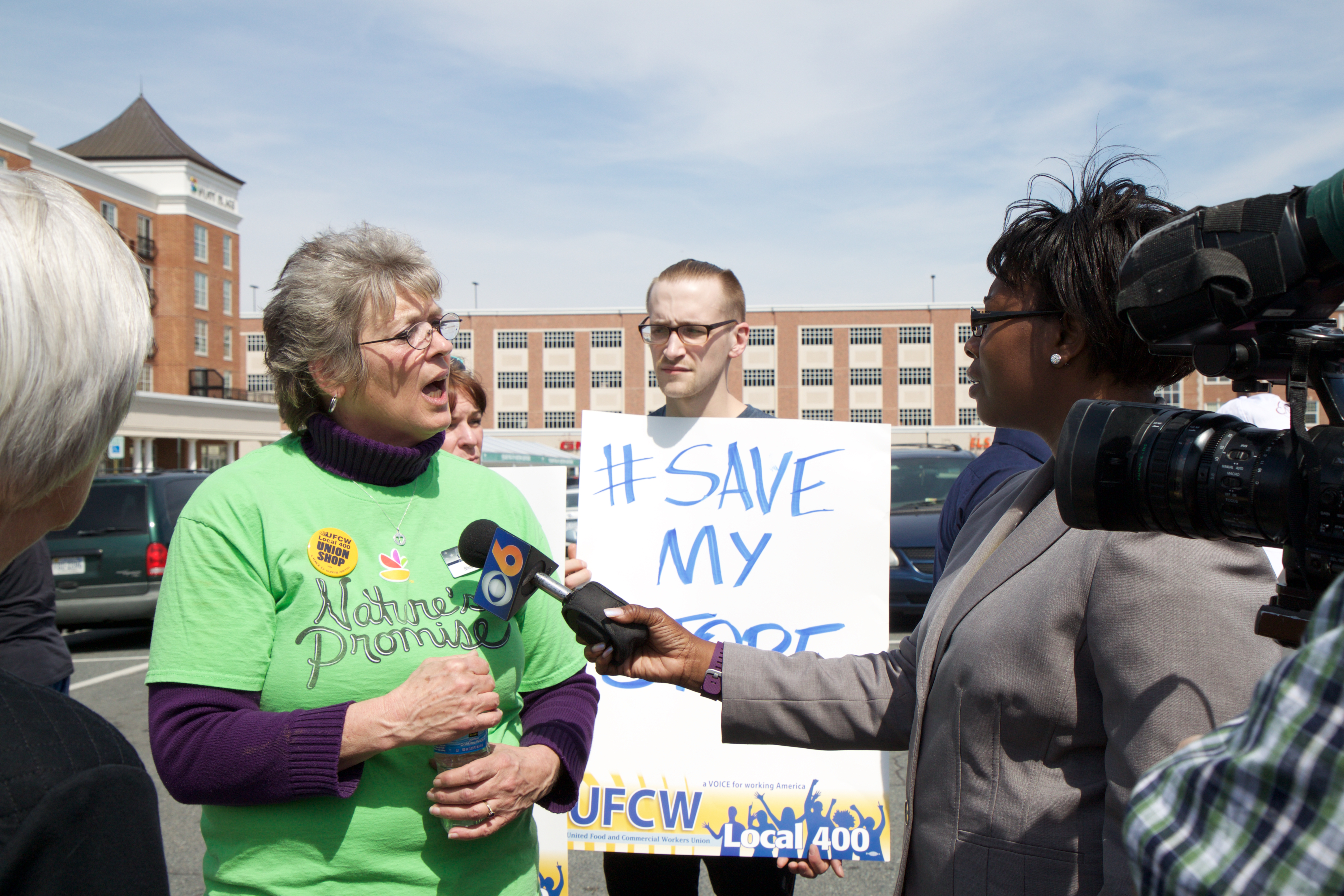 #SaveMyStore Rally Draws Crowd, Media Attention In Fredericksburg