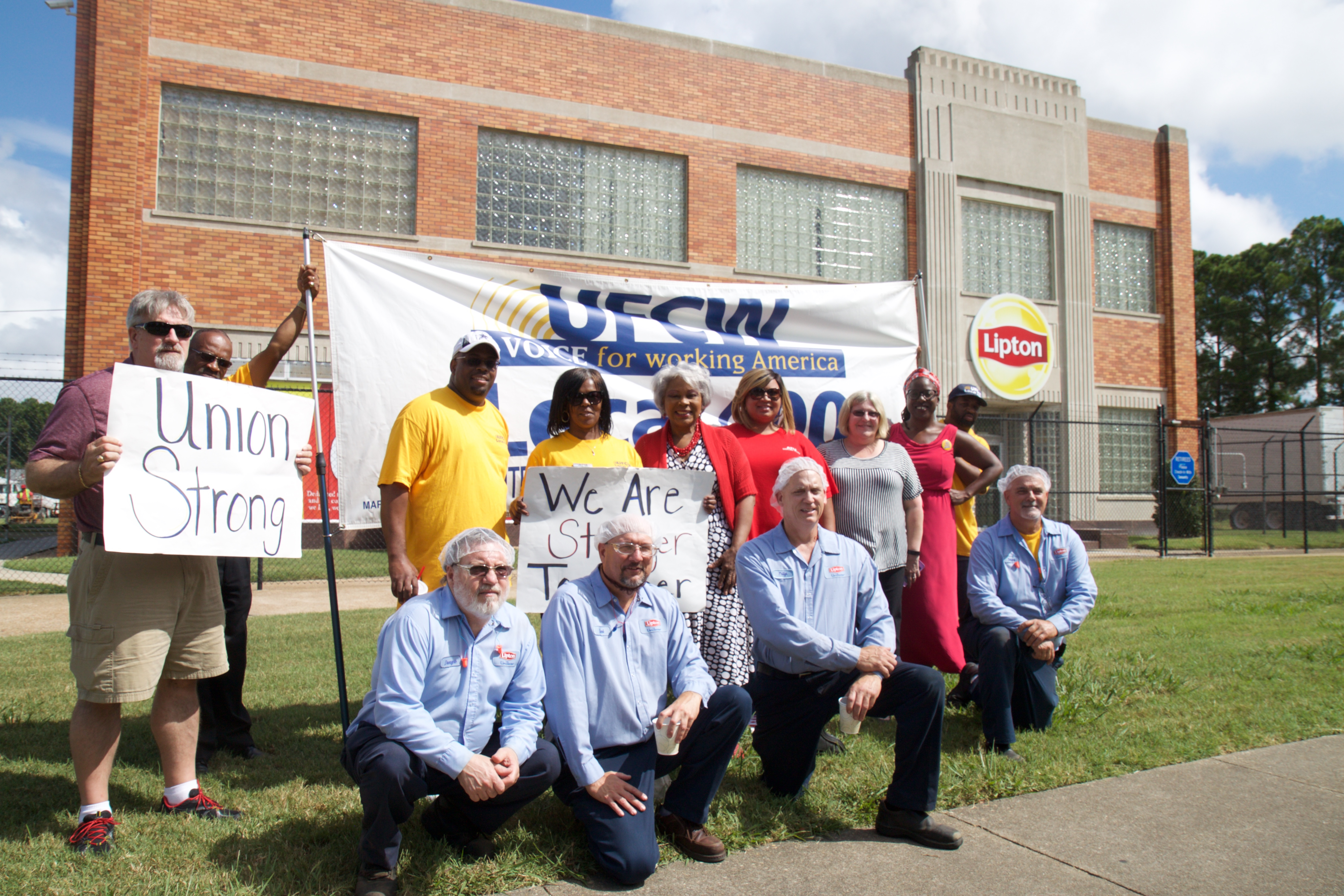 Workers at Nation’s Only Lipton Tea Factory Vote to Unionize